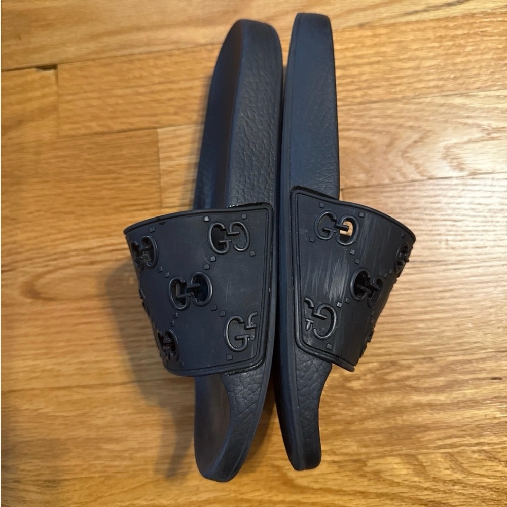 Gucci Women’s GG Rubber Black Slide Sandals